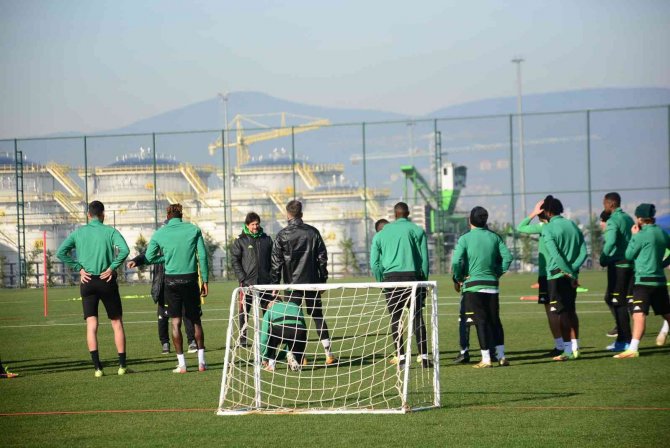Kocaelispor’un Yeni Transferi Rasheed Akanbi: “Müslüman Olduğum İçin Kolay Adapte Oldum”