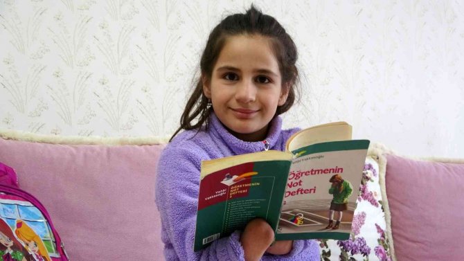 “Ellerim Okumama Engel Olmayacak” Diyen Küçük Rabia Uzanacak Yardım Elini Bekliyor