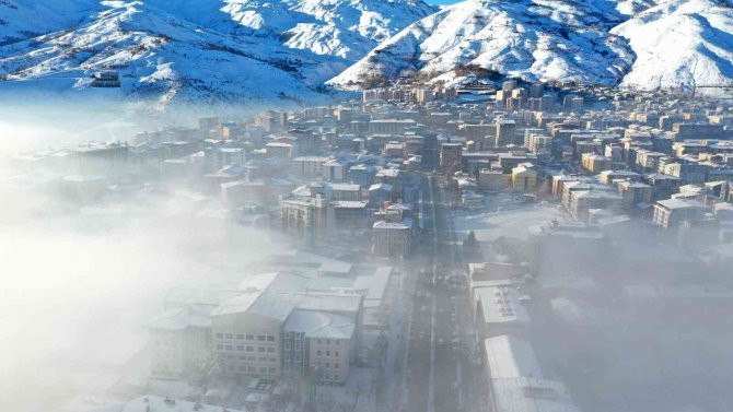 Muş’ta Sisle Gelen Eşsiz Manzara