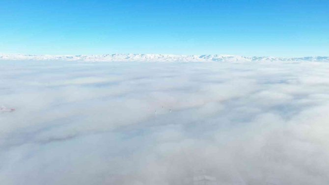 Muş’ta Sisle Gelen Eşsiz Manzara