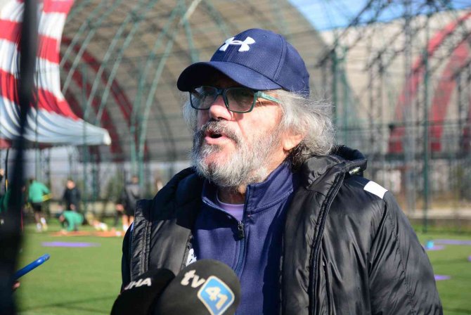 Mustafa Reşit Akçay: "Orta Sahaya En Az İki Oyuncu Takviyesi Yapmak İstiyoruz"