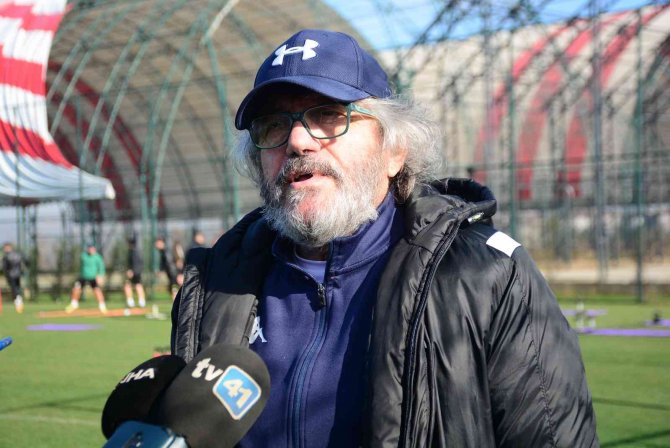 Mustafa Reşit Akçay: "Orta Sahaya En Az İki Oyuncu Takviyesi Yapmak İstiyoruz"