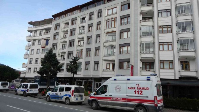 Yakınlarının Haber Alamadığı Yaşlı Kadın Evinde Ölü Bulundu
