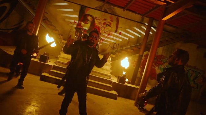 Rockçı Gençler, Sanayinin Ön Yargısını Değiştirmek İçin Klip Çekti