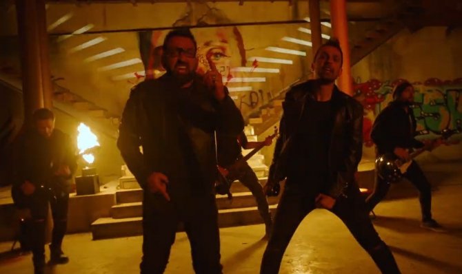 Rockçı Gençler, Sanayinin Ön Yargısını Değiştirmek İçin Klip Çekti