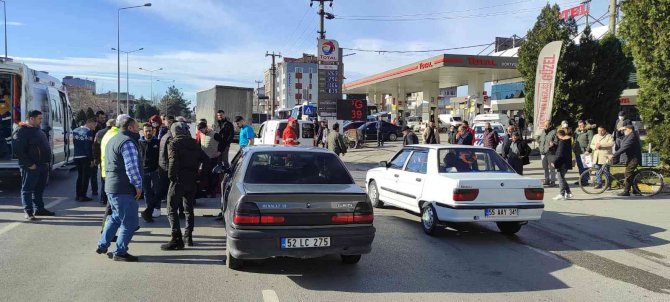 Otomobil Motosiklete Çarptı: 2 Yaralı