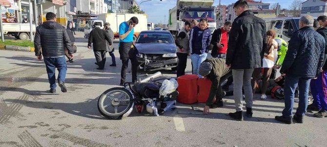 Otomobil Motosiklete Çarptı: 2 Yaralı
