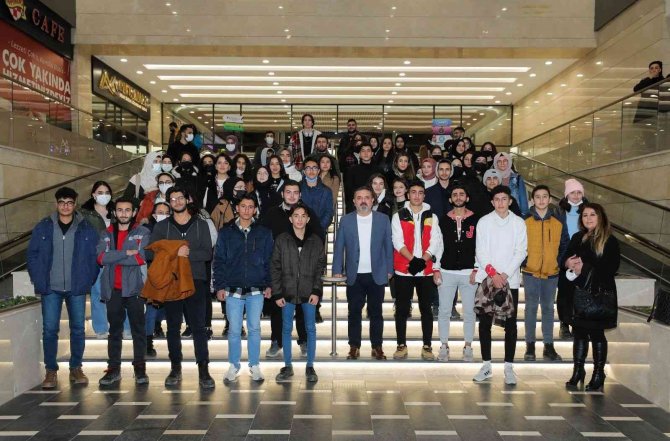 Sincan Belediye Başkanı Murat Ercan Öğrencileri, Kesişme: İ̇yi Ki Varsın Eren” Filmine Götürdü