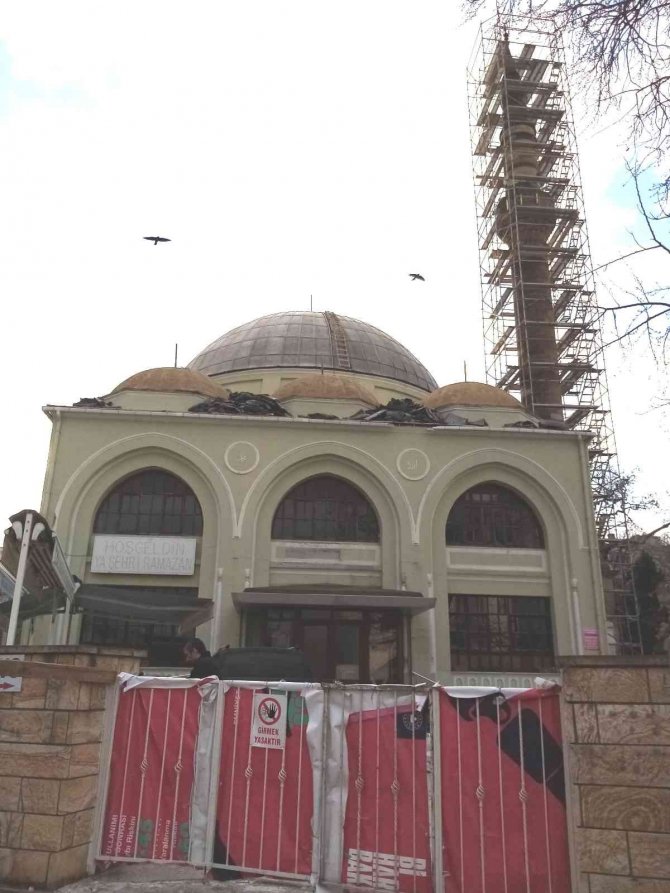 Bandırma’da Tarihî Haydarçavuş Camii Bakıma Alındı