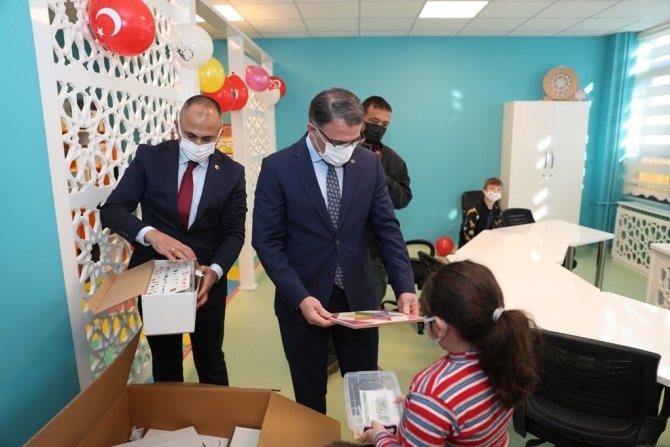 Tokat’ta 128 Bin 673 Kaynak Kitap Dağıtıldı