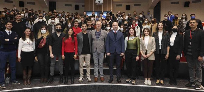 Milli Cimnastikçi Ferhat Arıcan: “Sporcu Pes Etmez”