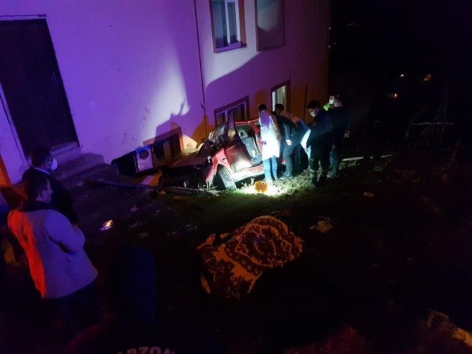 Trabzon’da Trafik Kazası: 2 Ölü, 3 Yaralı