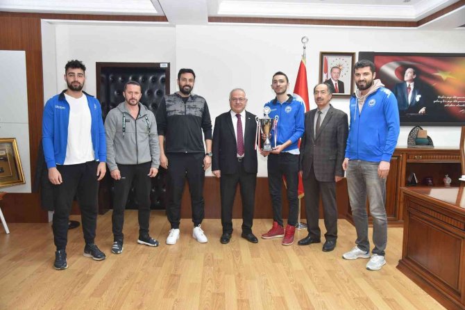 Kmü Erkek Basketbol Takımı Şampiyon Oldu