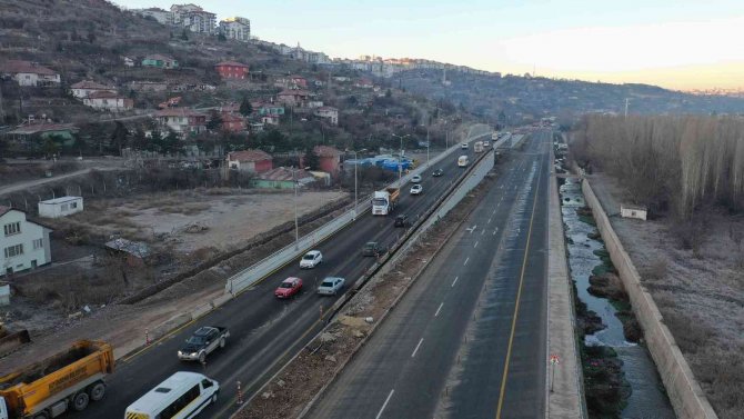 Büyükşehir Mavi Göl Girişi Kavşağı’nın İlk Etabını Tamamladı