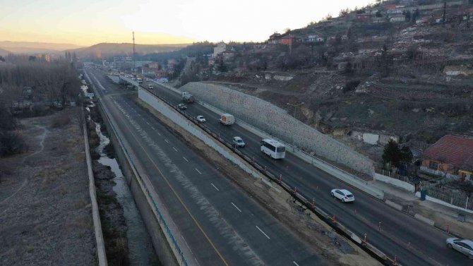 Büyükşehir Mavi Göl Girişi Kavşağı’nın İlk Etabını Tamamladı
