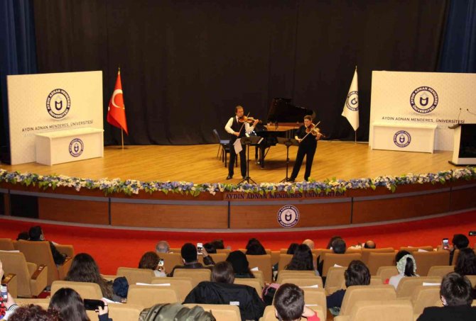 Adü’deki Konser Beğeniyle İzlendi