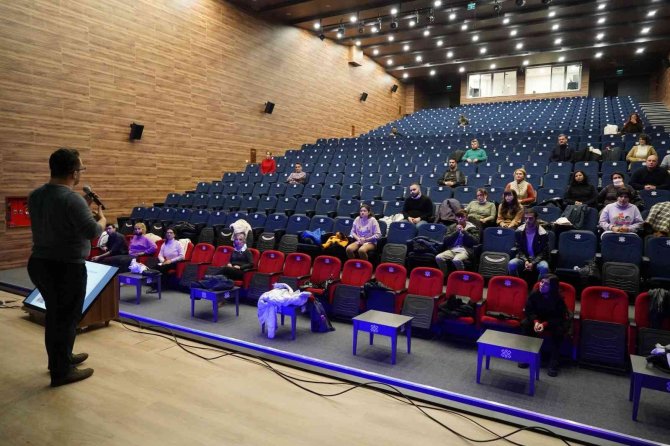 Altıeylül’de Tiyatro Eğitimleri Başladı