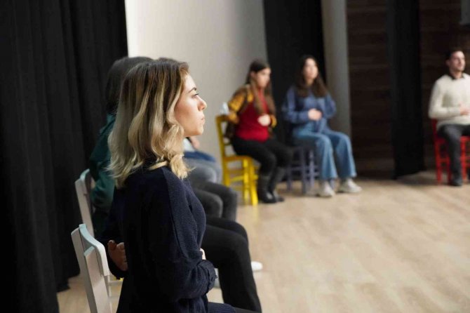 Altıeylül’de Tiyatro Eğitimleri Başladı