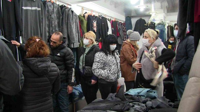 Gürcüler Boş Bavullarla Gümrük Kapısından Geçip, Dolu Bavulla Dönüyorlar