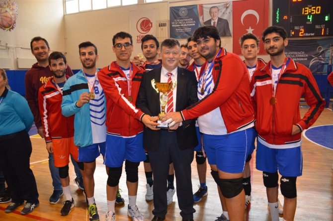 Yurtlar Arası Voleybol İ̇l Birinciliği Müsabakaları Tamamlandı