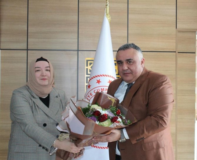 Türkiye’nin Üçüncü Kadın İl Sağlık Müdürü Bitlis’te Görevi Devraldı