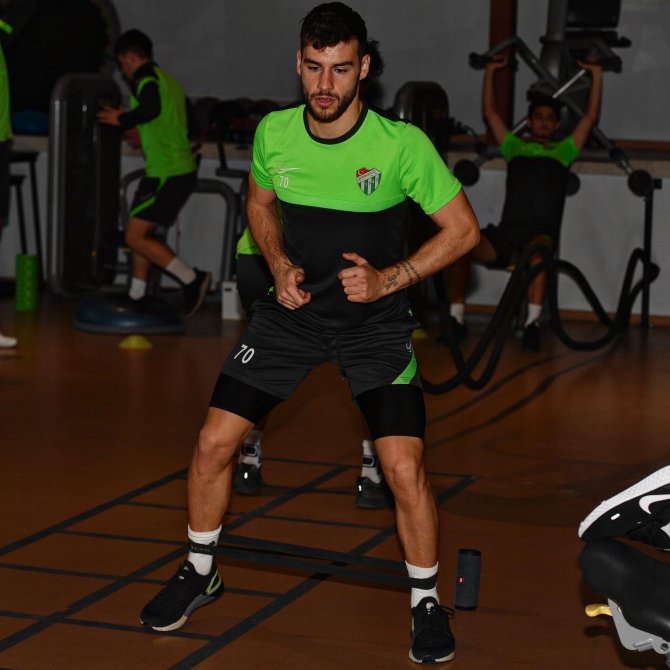 Bursaspor’da Günün İlk Antrenmanı Kondisyon Salonunda Gerçekleşti