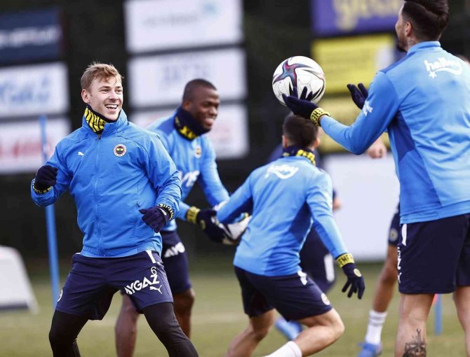 Fenerbahçe, Adana Demirspor Maçı Hazırlıklarını Sürdürdü
