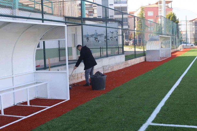 Servergazi Futbol Sahası Görücüye Çıkıyor