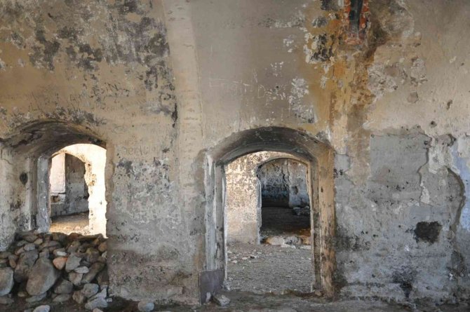 Kars Tabyaları Yok Oluyor