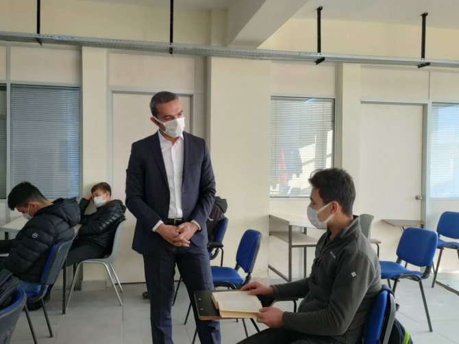 Kaymakam Çiçek, "Kitap Okumak, Okuduğunuzu Anlamak Öğrenmenin En İyi Yoludur”