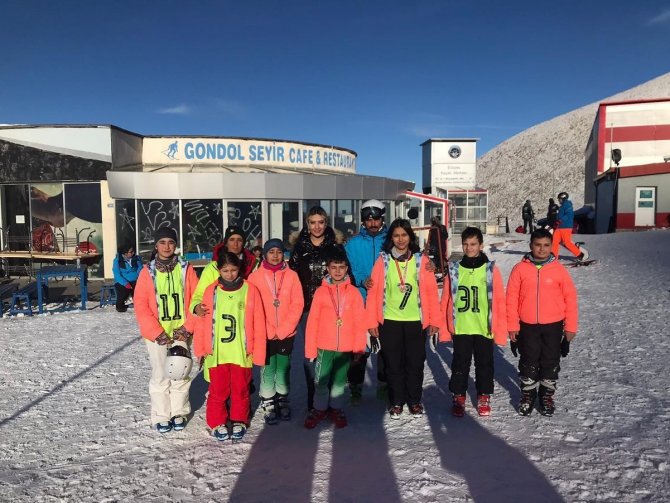 Spor A.ş’nin Minik Kayakçılarından Önemli Dereceler