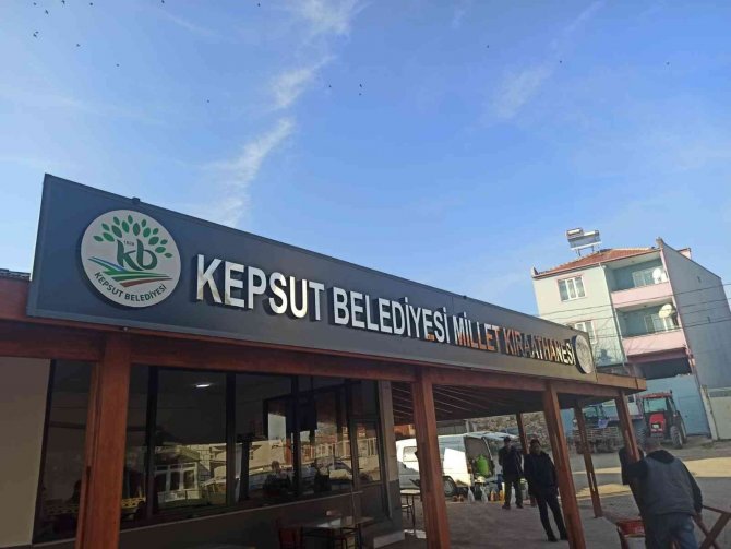 Kepsut’un Saraç Mahallesine Millet Kıraathanesi