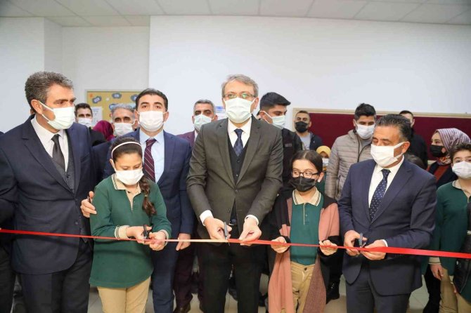 Bingöl Valisi Ekinci: “Kitap Yarınlarımızı Şekillendirir, Hayatımıza Anlam Katar”