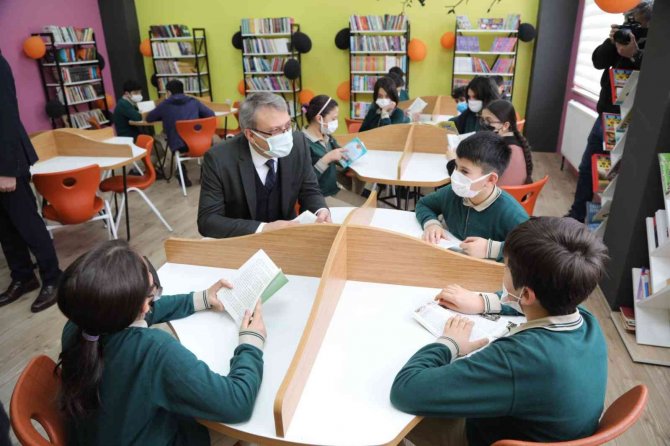 Bingöl Valisi Ekinci: “Kitap Yarınlarımızı Şekillendirir, Hayatımıza Anlam Katar”