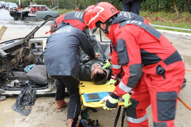 Büyükşehir’in Yeni İtfaiye Erleri Göz Dolduruyor