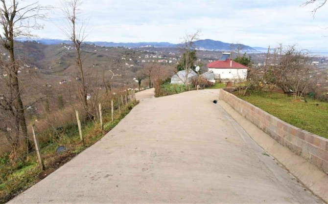 Altınordu’da Beton Yol Çalışmaları Sürüyor