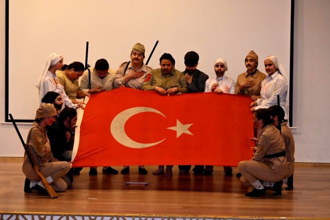 "Vatan Uğruna" Seyirciyle Buluştu
