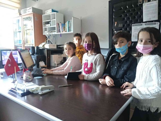 Yakakent’te Erdoğan Cebeci İ̇lkokulu E-dergi Çalışmasıyla Örnek Oldu