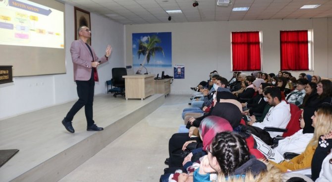 Şaphane Myo’da “Eğitimde Motivasyon Ve Stres Yönetimi” Konulu Seminer