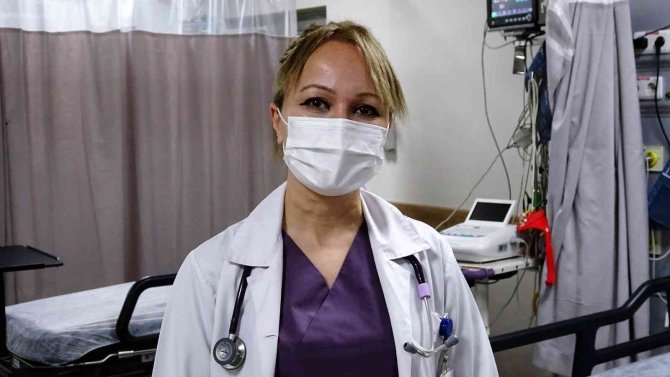 Uzmanlardan "Grip Olan Kendisini Covidli Olarak Kabul Etsin" Uyarısı