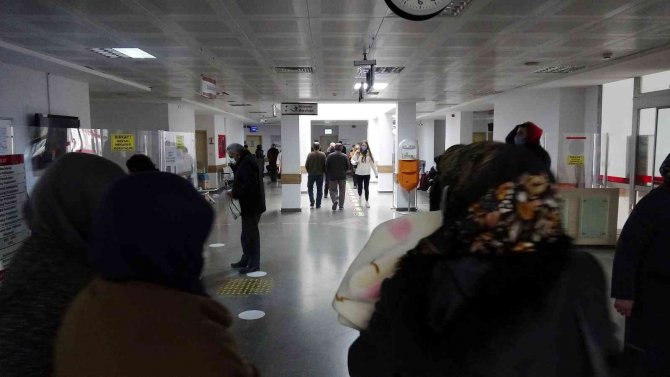 Uzmanlardan "Grip Olan Kendisini Covidli Olarak Kabul Etsin" Uyarısı