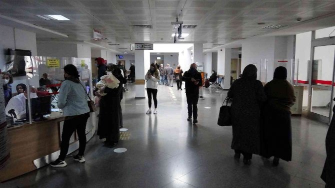 Uzmanlardan "Grip Olan Kendisini Covidli Olarak Kabul Etsin" Uyarısı