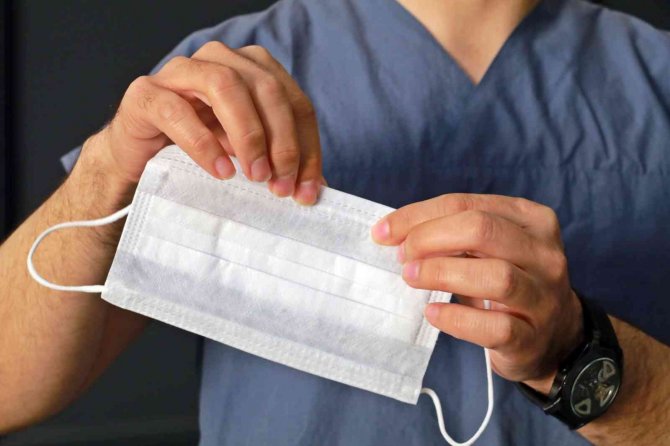 Burun Ucu Düşmemesi İçin Yanlış Maske Kullanımına Uzmanından Uyarı