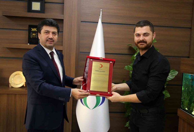 Subü’ye Kurumsal Kan Bağışçısı Madalyası