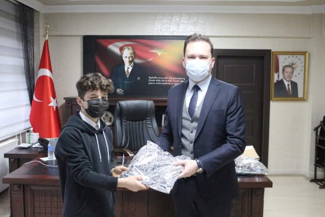 Başarılı Ögrenci Sporcuları Ulus Kaymakamı Ödüllendirdi