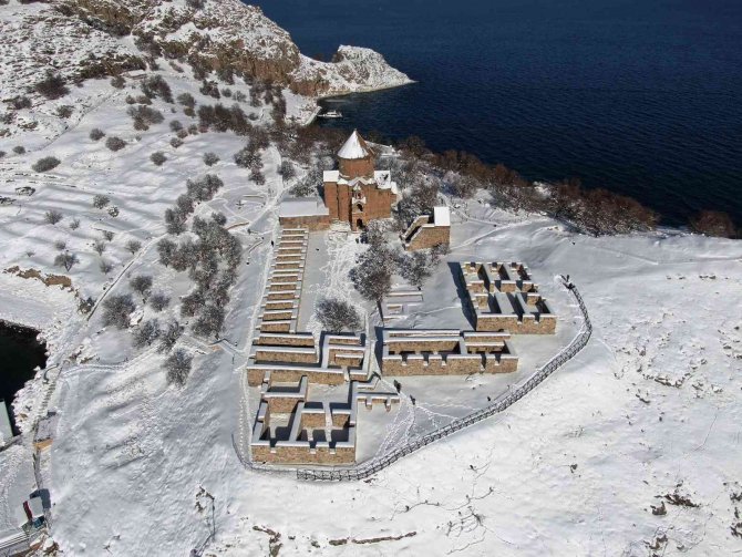Akdamar Adası’nı 2021’de 90 Bin Kişi Ziyaret Etti