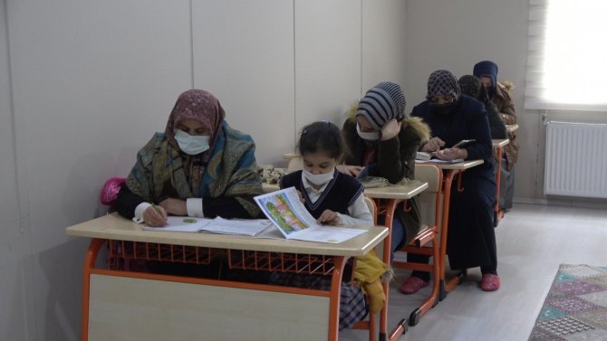 Erciş’te 625 Kadın Okuma Yazma Öğrendi