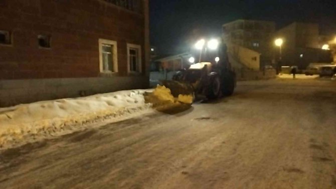 Muradiye’de Karla Mücadele Çalışması