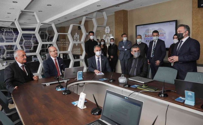 Yök Başkanı Özvar, Atatürk Üniversitesinde