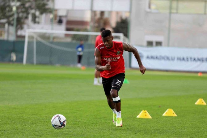 Alanyaspor, Medipol Başakşehir Maçına Hazırlanıyor